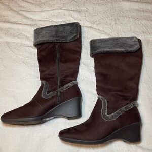 Hush Puppies Soft Styles Brown Wedge Faux Suede Faux Fur Trim Scrunch Boots 9.5